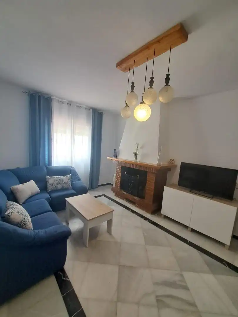 Wohnzimmer von Einfamilien-Reihenhaus zum Verkauf in Algodonales mit Terrasse und Balkon