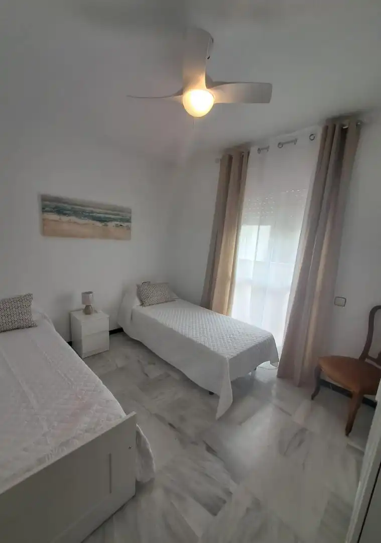 Schlafzimmer von Einfamilien-Reihenhaus zum Verkauf in Algodonales mit Terrasse und Balkon