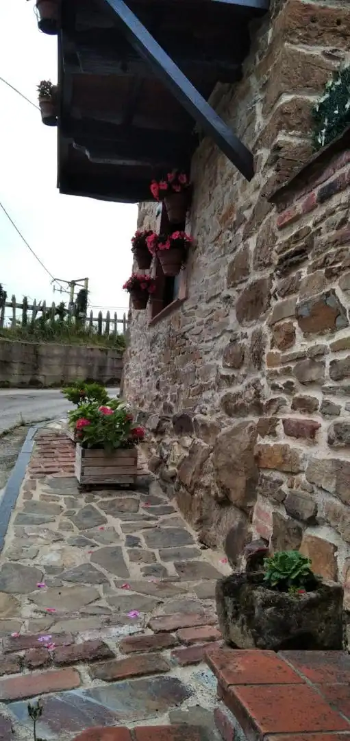 Country house zum Verkauf in Aldea Tablao, 14, Zona Rural Außenansicht von Country house zum Verkauf in Mieres (Asturias) mit Terrasse und Balkon