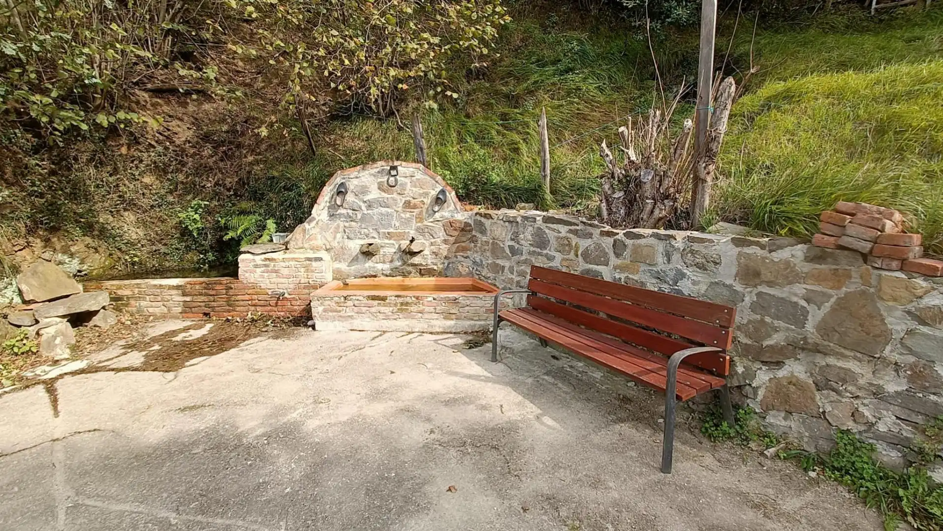 Country house zum Verkauf in Aldea Tablao, 14, Zona Rural Terrasse von Country house zum Verkauf in Mieres (Asturias) mit Terrasse und Balkon