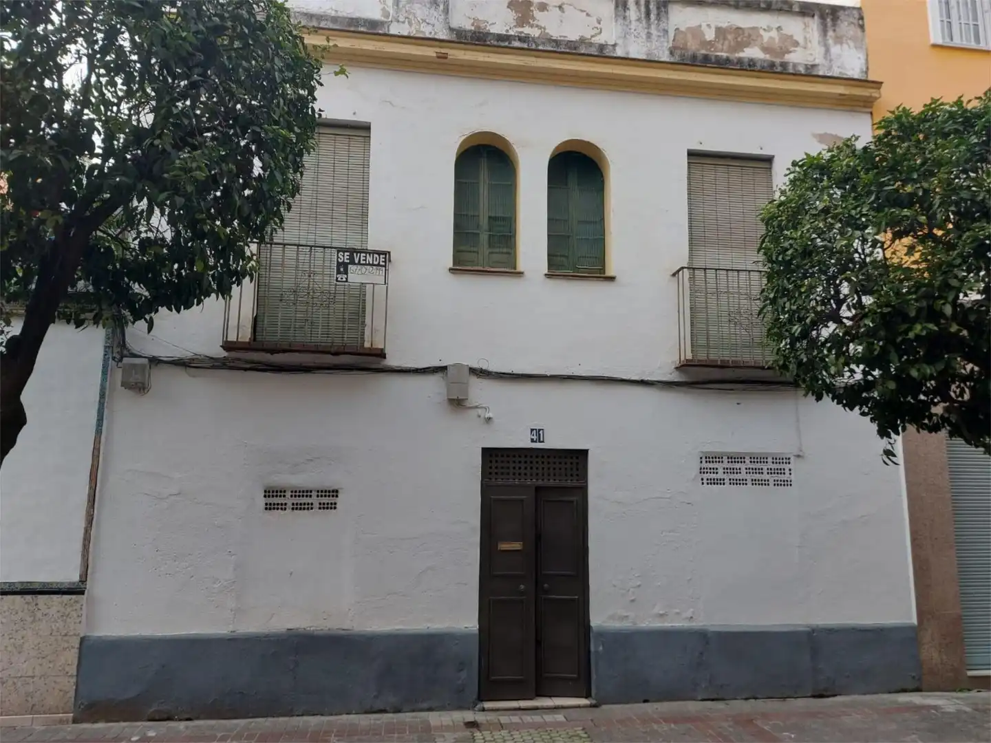 Vista exterior de Casa adosada en venta en  Sevilla Capital con Terraza y Balcón