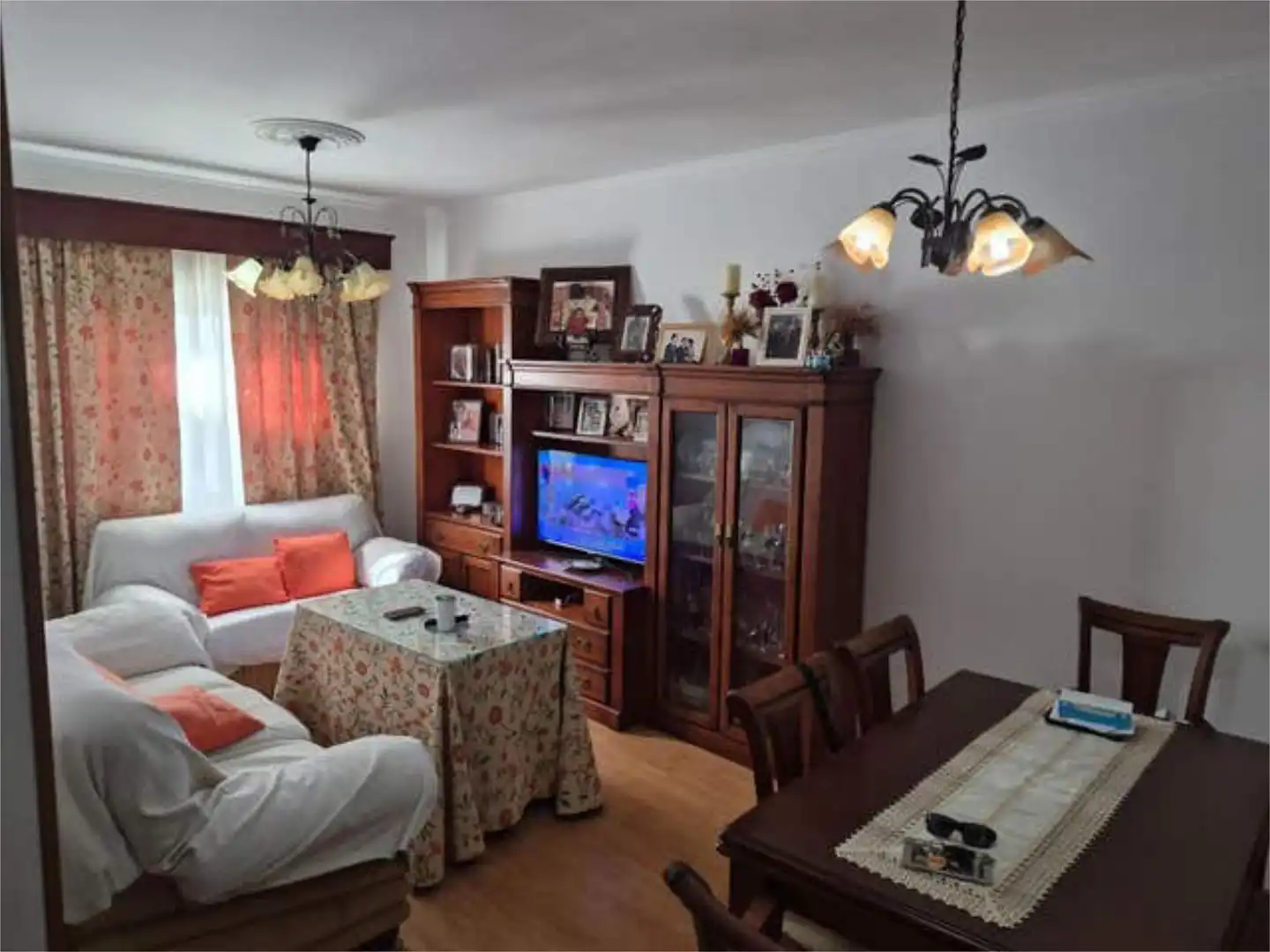 Casa o xalet en venda a Los Palacios y Villafranca Sala d'estar de Casa o xalet en venda en Los Palacios y Villafranca amb Moblat
