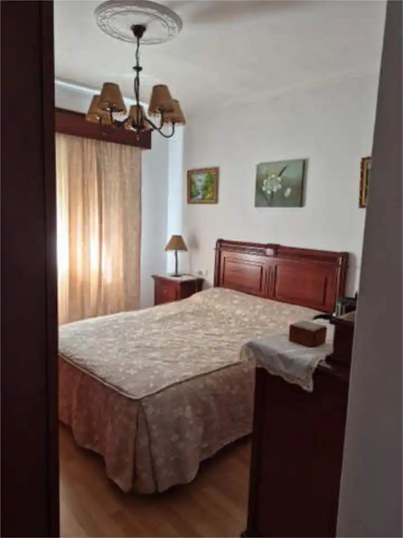 Casa o xalet en venda a Los Palacios y Villafranca Dormitori de Casa o xalet en venda en Los Palacios y Villafranca amb Moblat