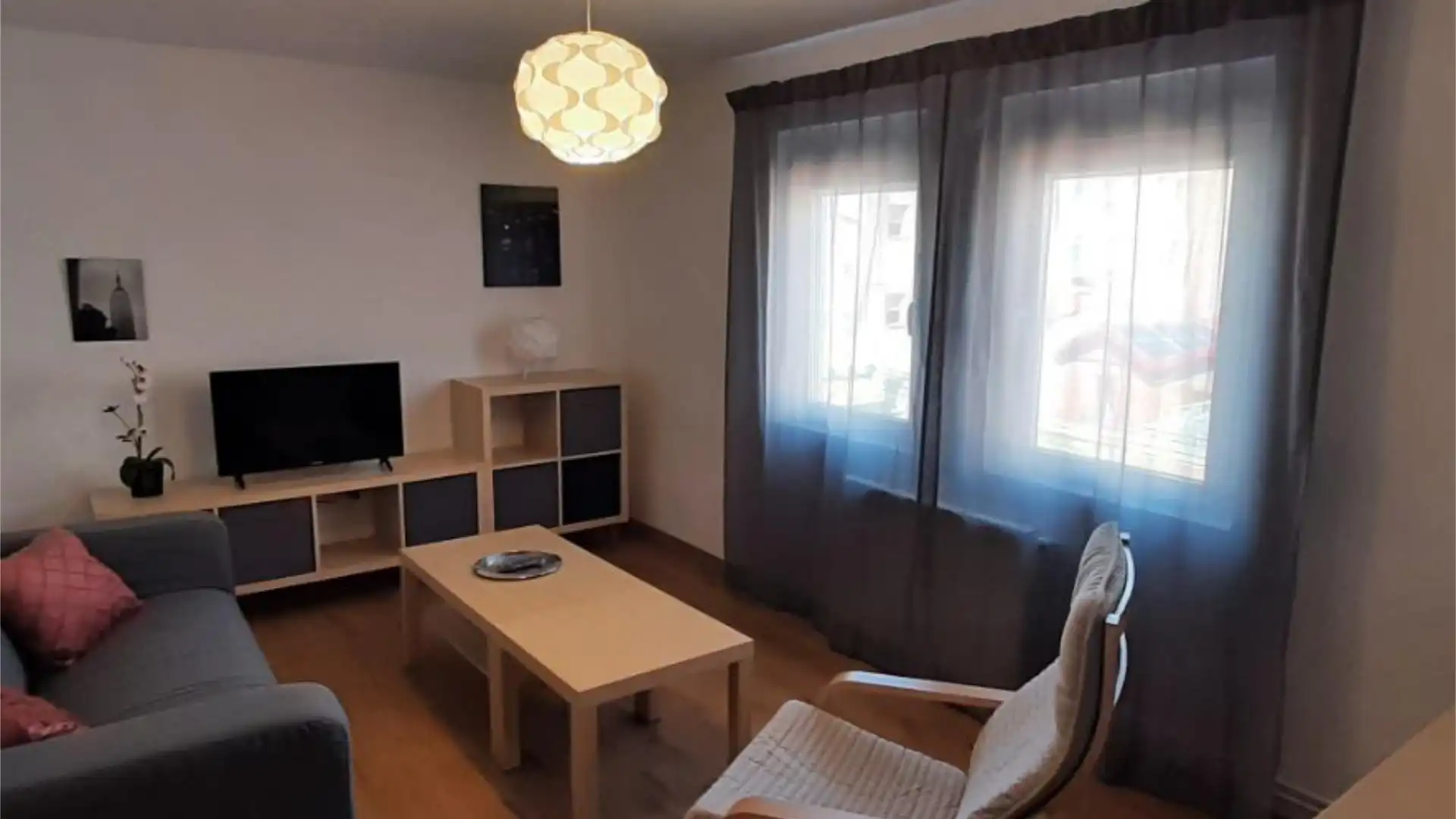 Piso de alquiler en Calle Doctor Fleming, 5, Hospital Sala de estar de Piso de alquiler en Valladolid Capital con Calefacción, Parquet y Amueblado