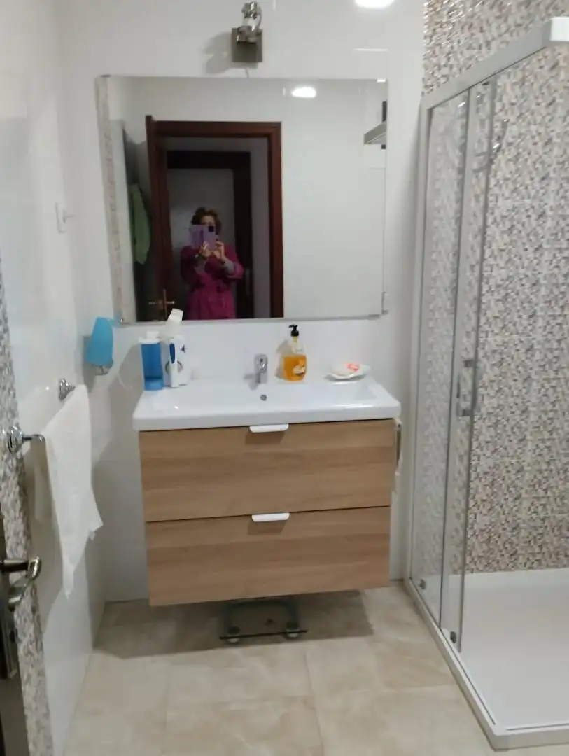 Piso en venta en Calle Ignacio de Loyola, 33, Puente Genil Baño de Piso en venta en Puente Genil con Trastero y Parking comunitario