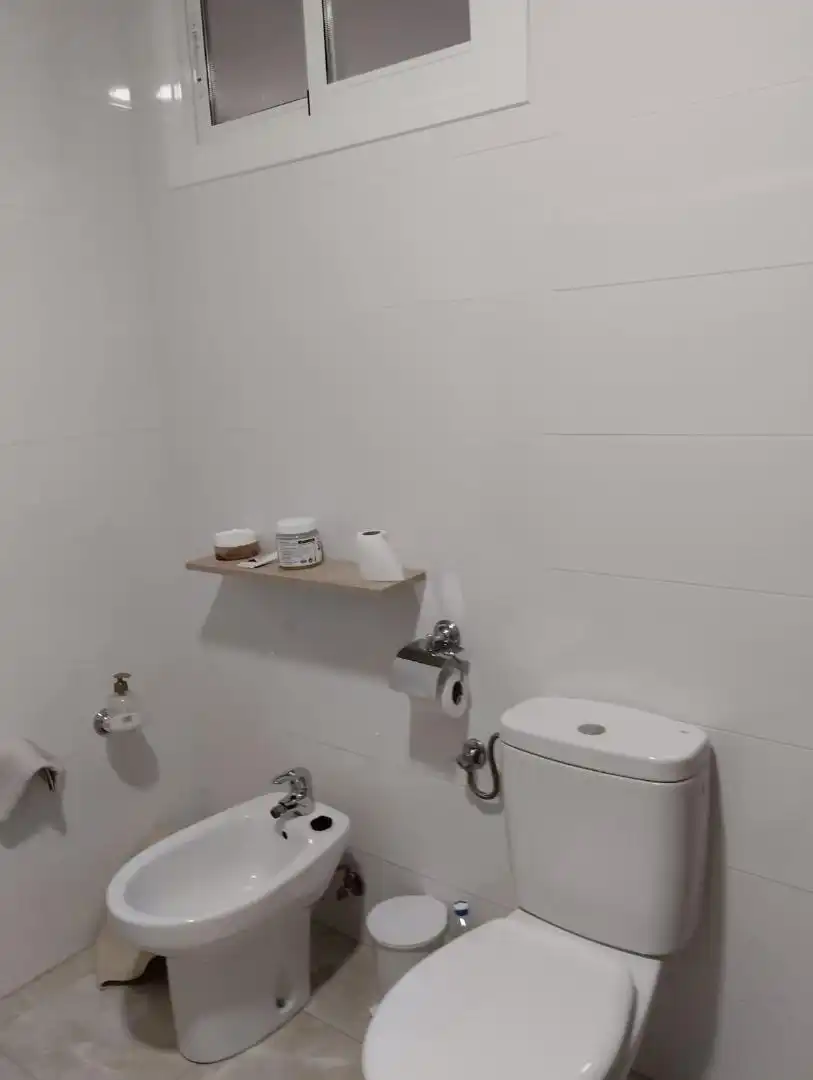 Piso en venta en Calle Ignacio de Loyola, 33, Puente Genil Baño de Piso en venta en Puente Genil con Trastero y Parking comunitario