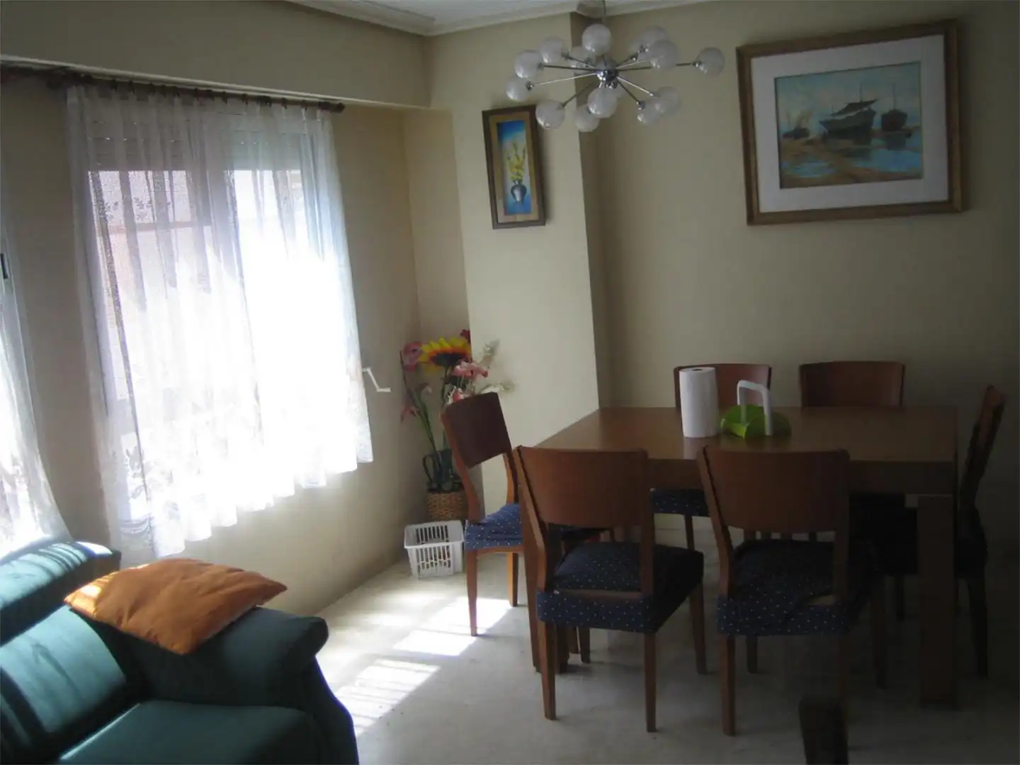 Room in Carrer Calderón de la Barca, 25, Mercado Dining room of Flat for share in Alicante / Alacant with Furnished