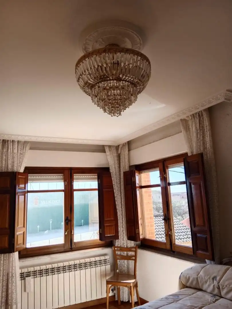 Casa adosada en venta en ZA-L-2326, 11, Villalobos Comedor de Casa adosada en venta en Villalobos con Calefacción, Parquet y Trastero