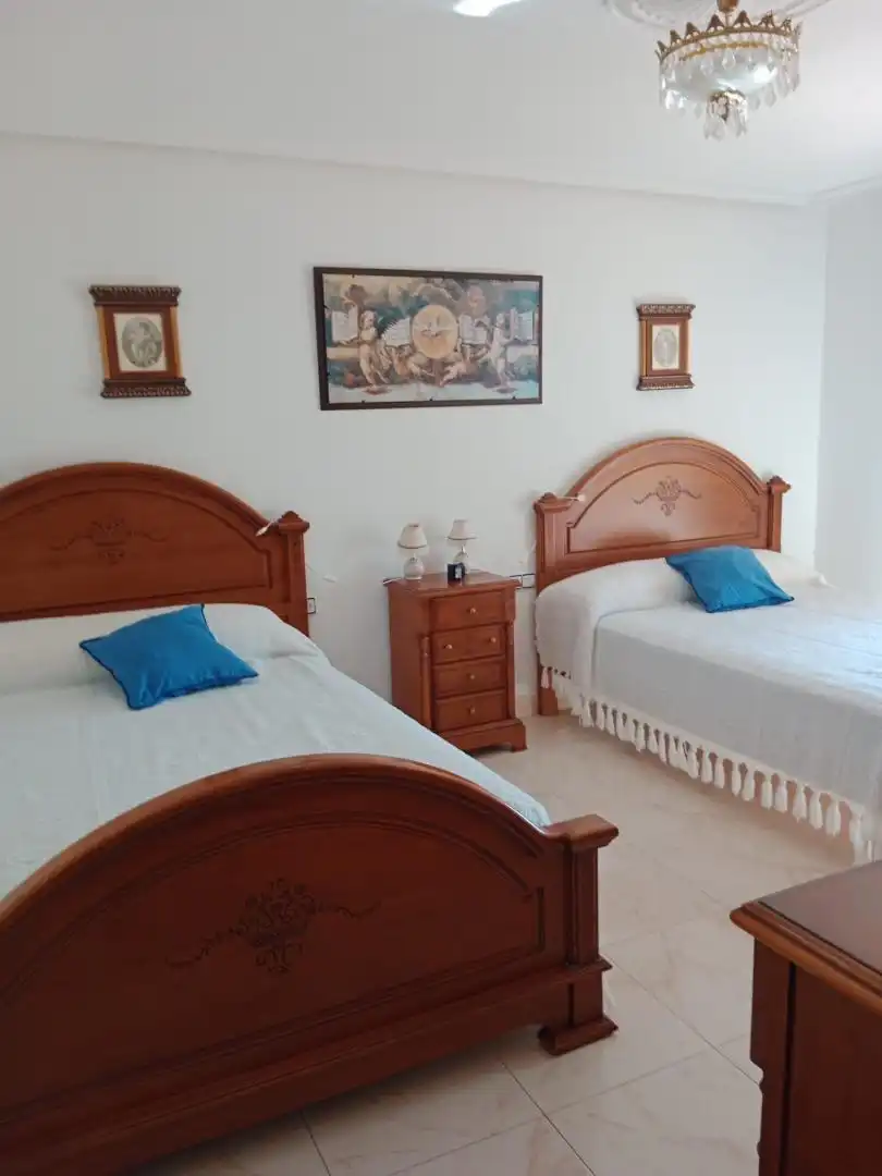 Casa adosada en venta en ZA-L-2326, 11, Villalobos Habitación de Casa adosada en venta en Villalobos con Calefacción, Parquet y Trastero