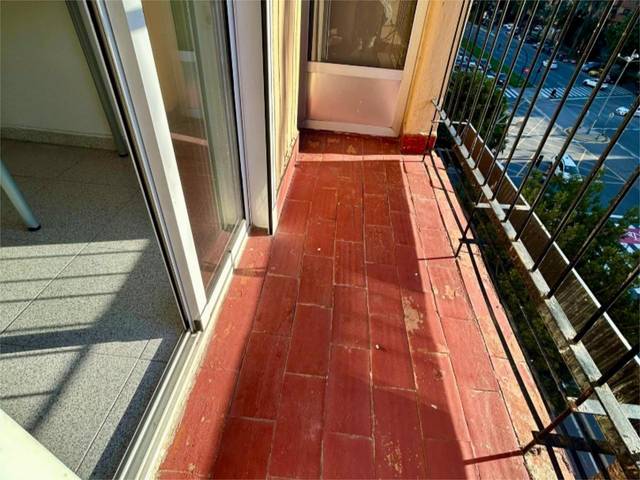 Piso en Venta en Plaça Manuel Sanchís Guarner, 13 en En Corts - Doctor Waksman