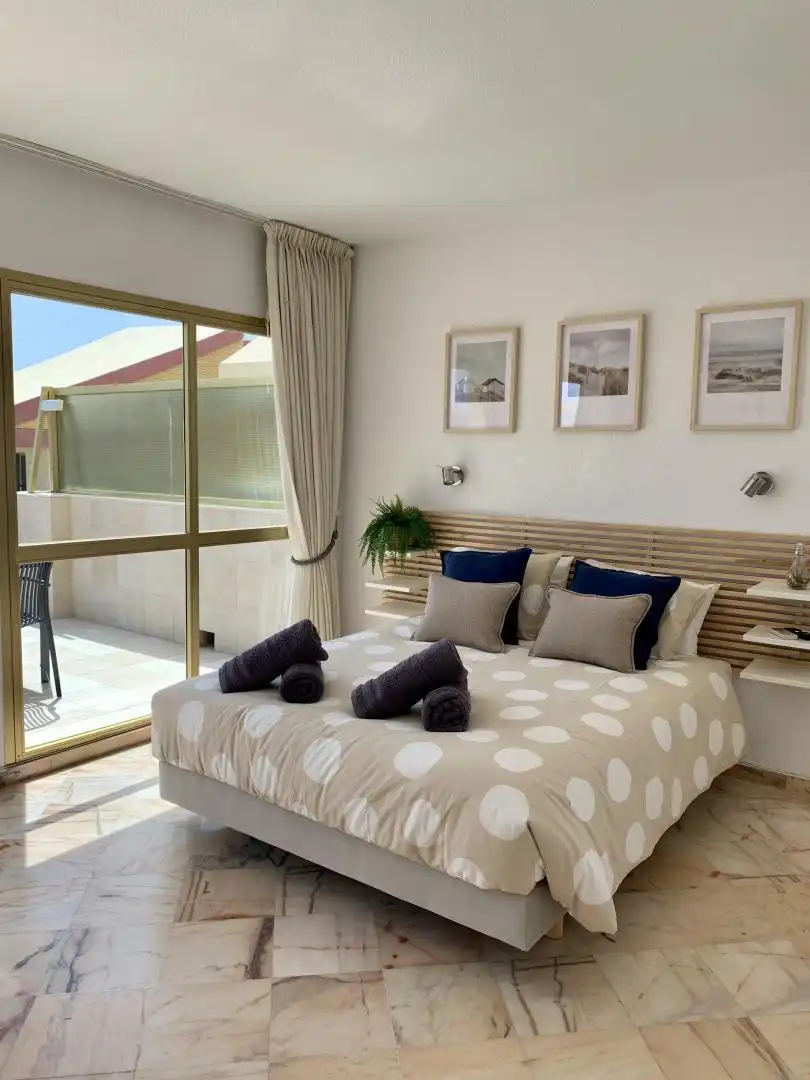 Flat for sale in Urbanizacion Jardines Golondrinas, 18, Romana Playa Bedroom of Flat for sale in Marbella with Air Conditioner, Terrace and Swimming Pool