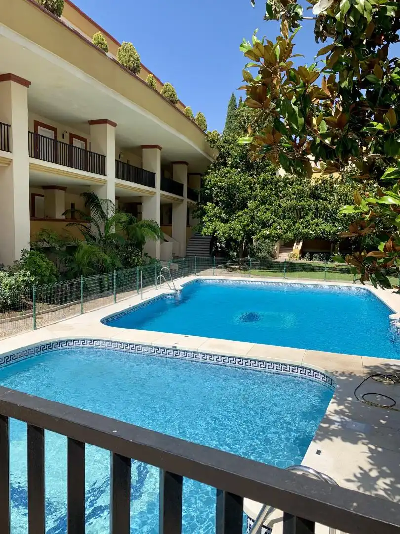 Flat for sale in Urbanizacion Jardines Golondrinas, 18, Romana Playa Swimming pool of Flat for sale in Marbella with Air Conditioner, Terrace and Swimming Pool