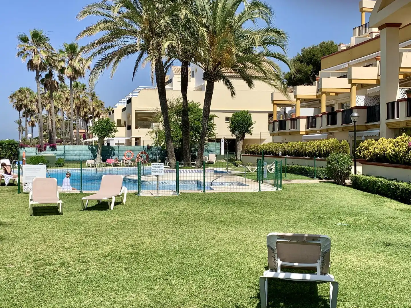 Flat for sale in Urbanizacion Jardines Golondrinas, 18, Romana Playa Exterior view of Flat for sale in Marbella with Air Conditioner, Terrace and Swimming Pool