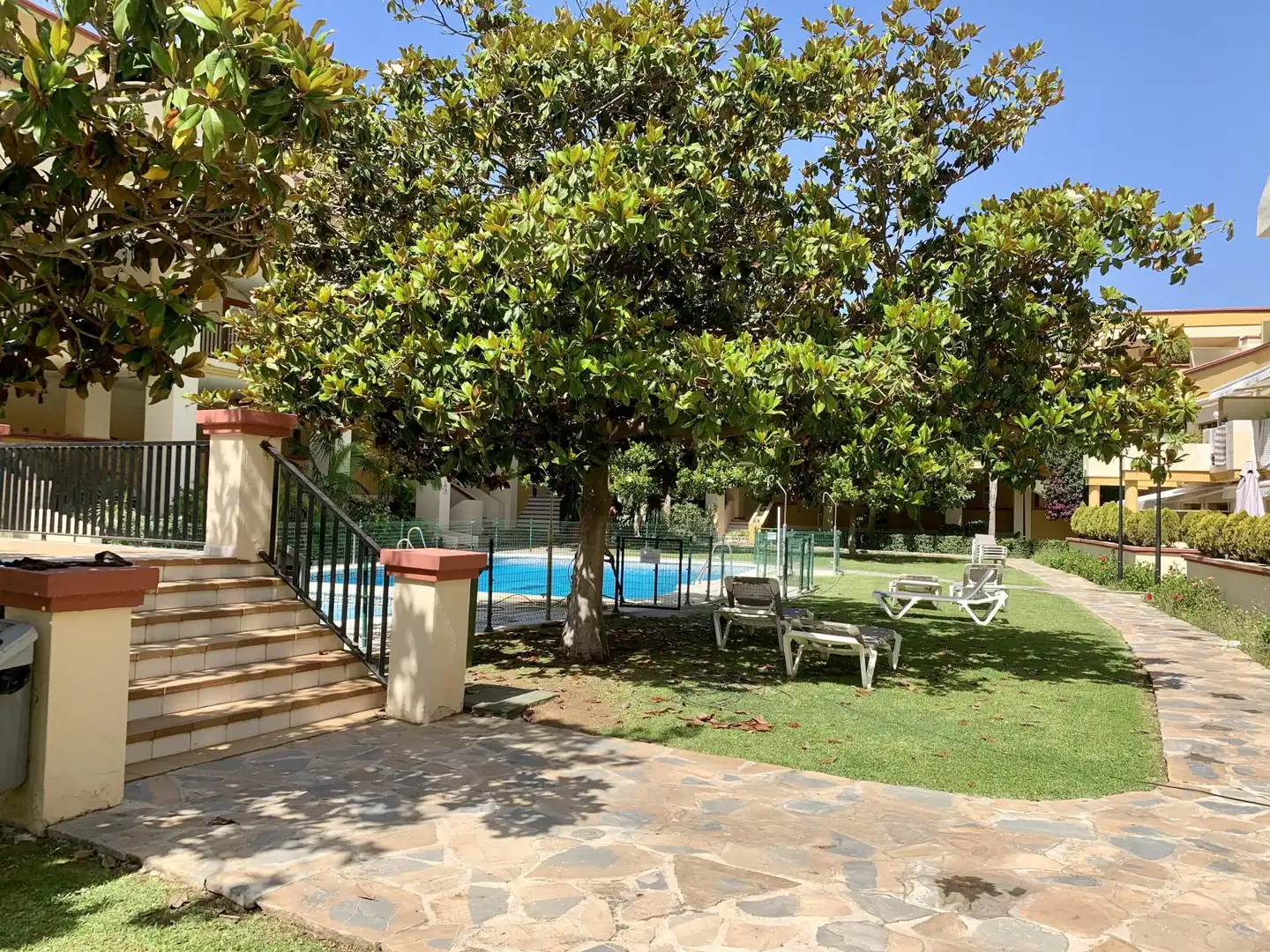 Flat for sale in Urbanizacion Jardines Golondrinas, 18, Romana Playa Swimming pool of Flat for sale in Marbella with Air Conditioner, Terrace and Swimming Pool