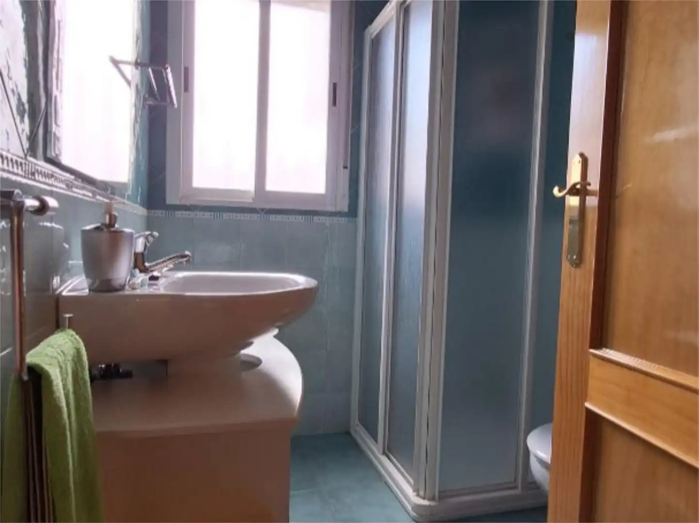 Flat for sale in Calle Mártires, 20, Malpartida de la Serena Bathroom of Flat for sale in Malpartida de la Serena with Terrace, Storage room and Furnished
