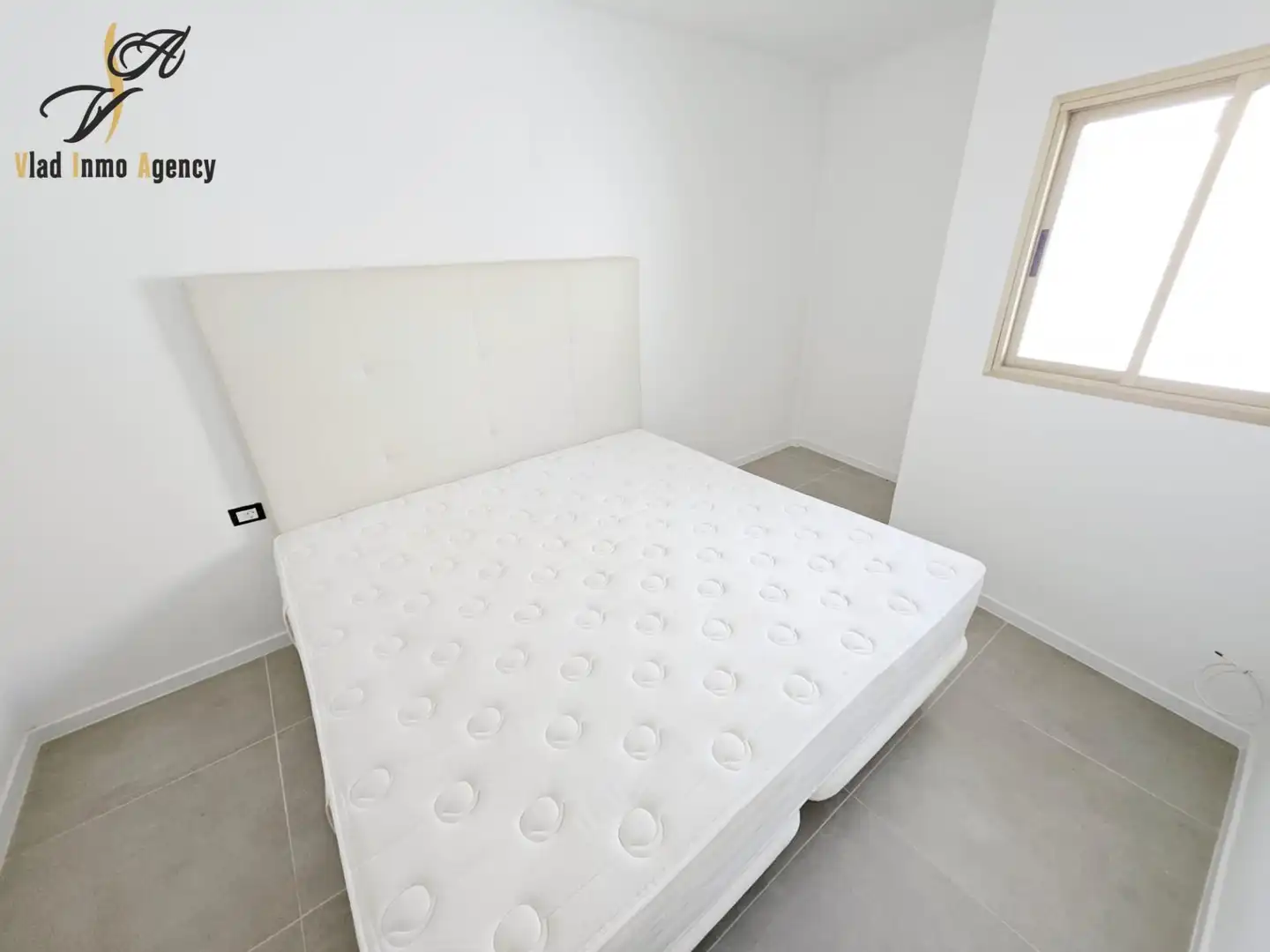 Schlafzimmer von Wohnungen zum Verkauf in Guía de Isora mit Abstellraum und Balkon