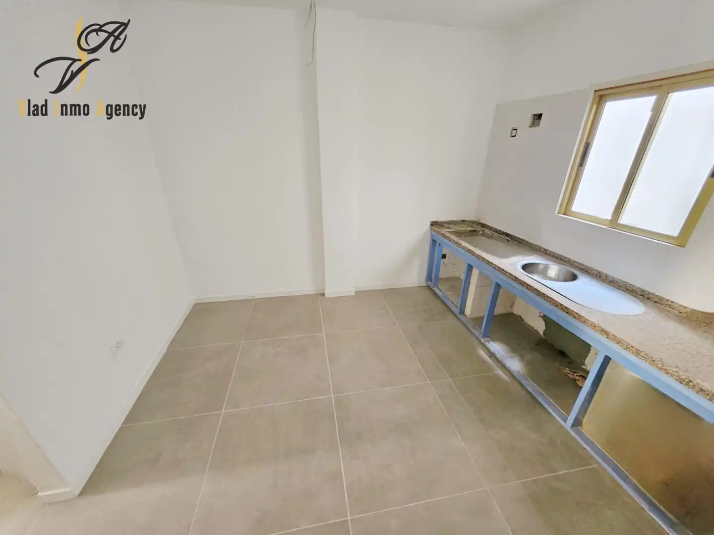 Küche von Wohnungen zum Verkauf in Guía de Isora mit Abstellraum und Balkon