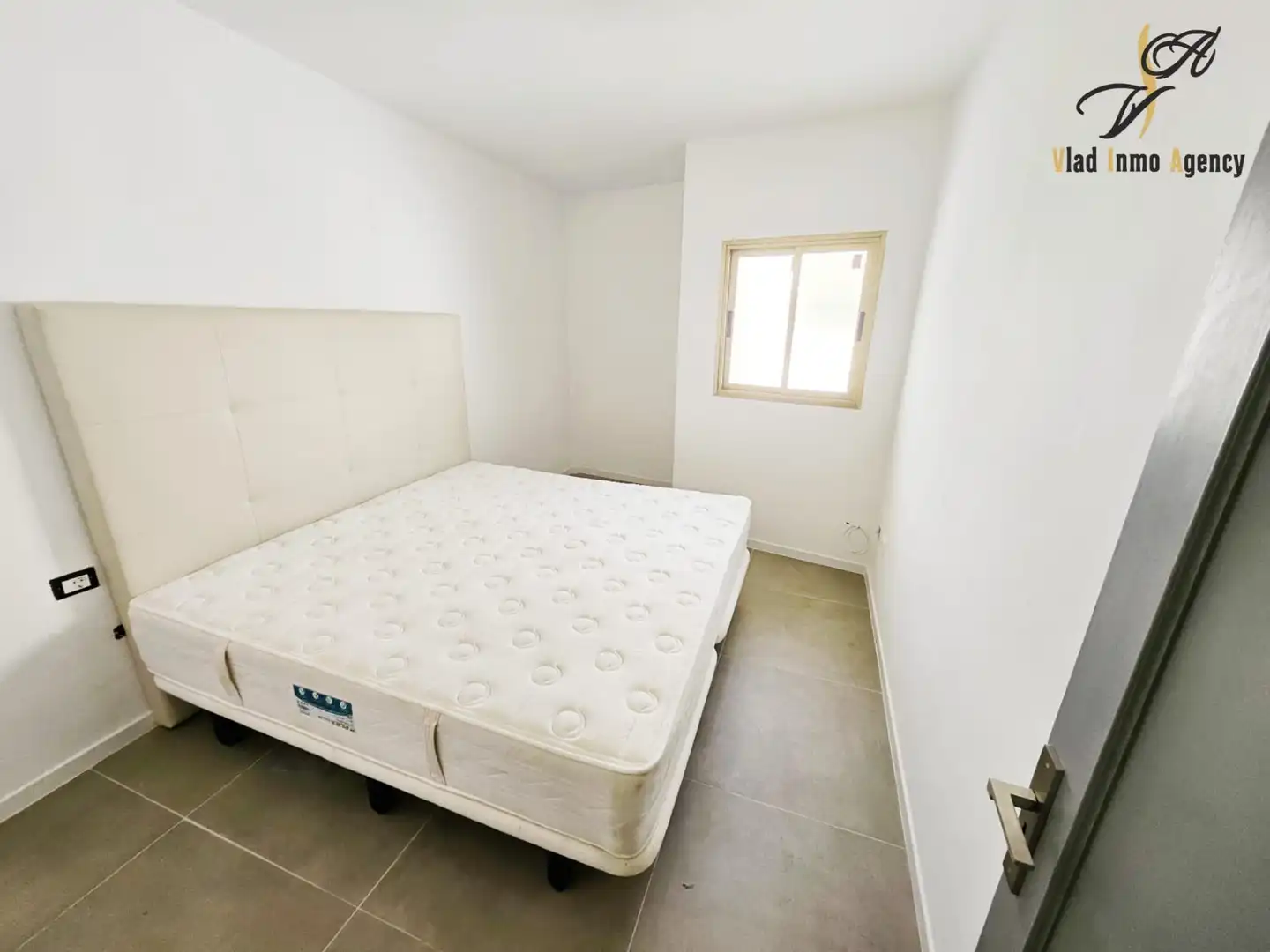 Schlafzimmer von Wohnungen zum Verkauf in Guía de Isora mit Abstellraum und Balkon
