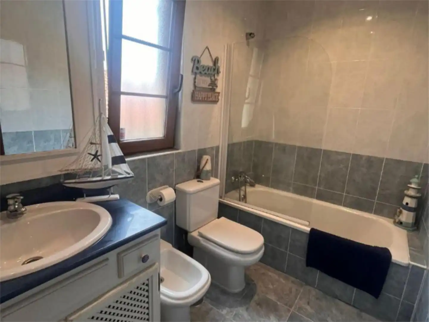 Houses for sale in Barrio Salcedo, Vioño Bathroom of Houses for sale in Piélagos with Heating, Private garden and Parquet flooring