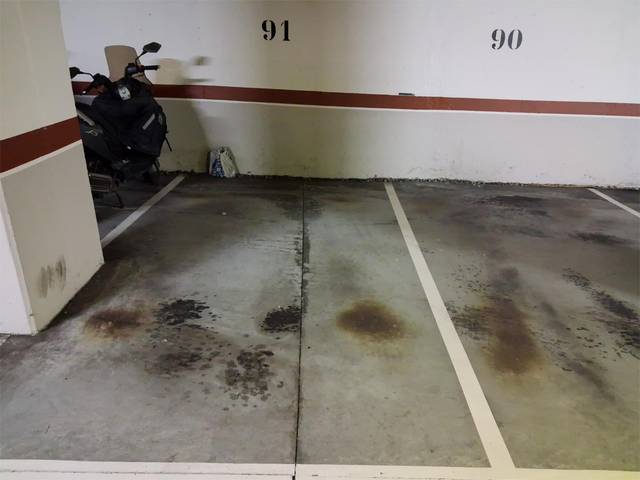 Garaje en Alquiler en Plaza de los Ferrocarriles Economicos De Asturias, 6-8 en Milán - Pumarín