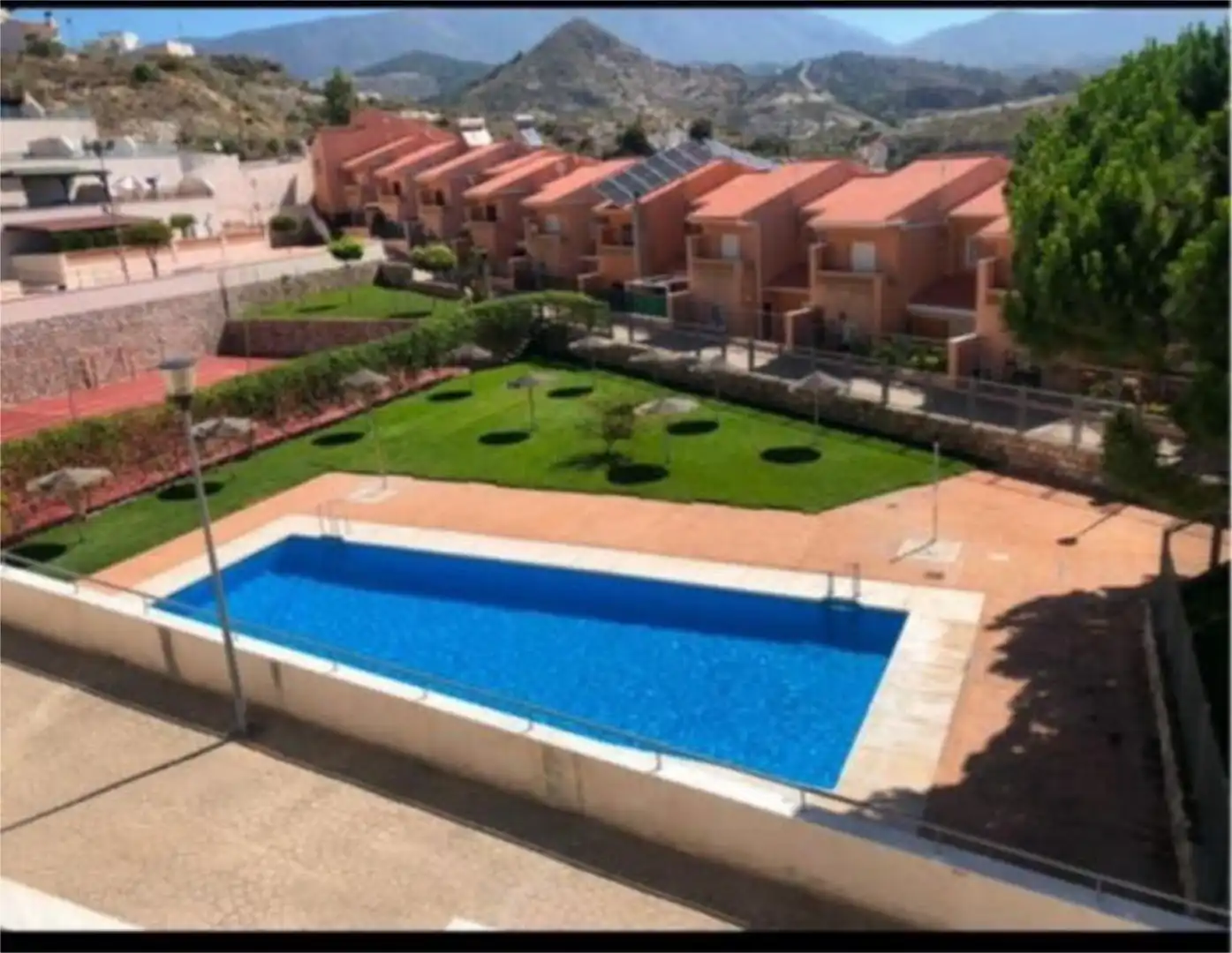 Piscina de Casa o xalet en venda en Motril