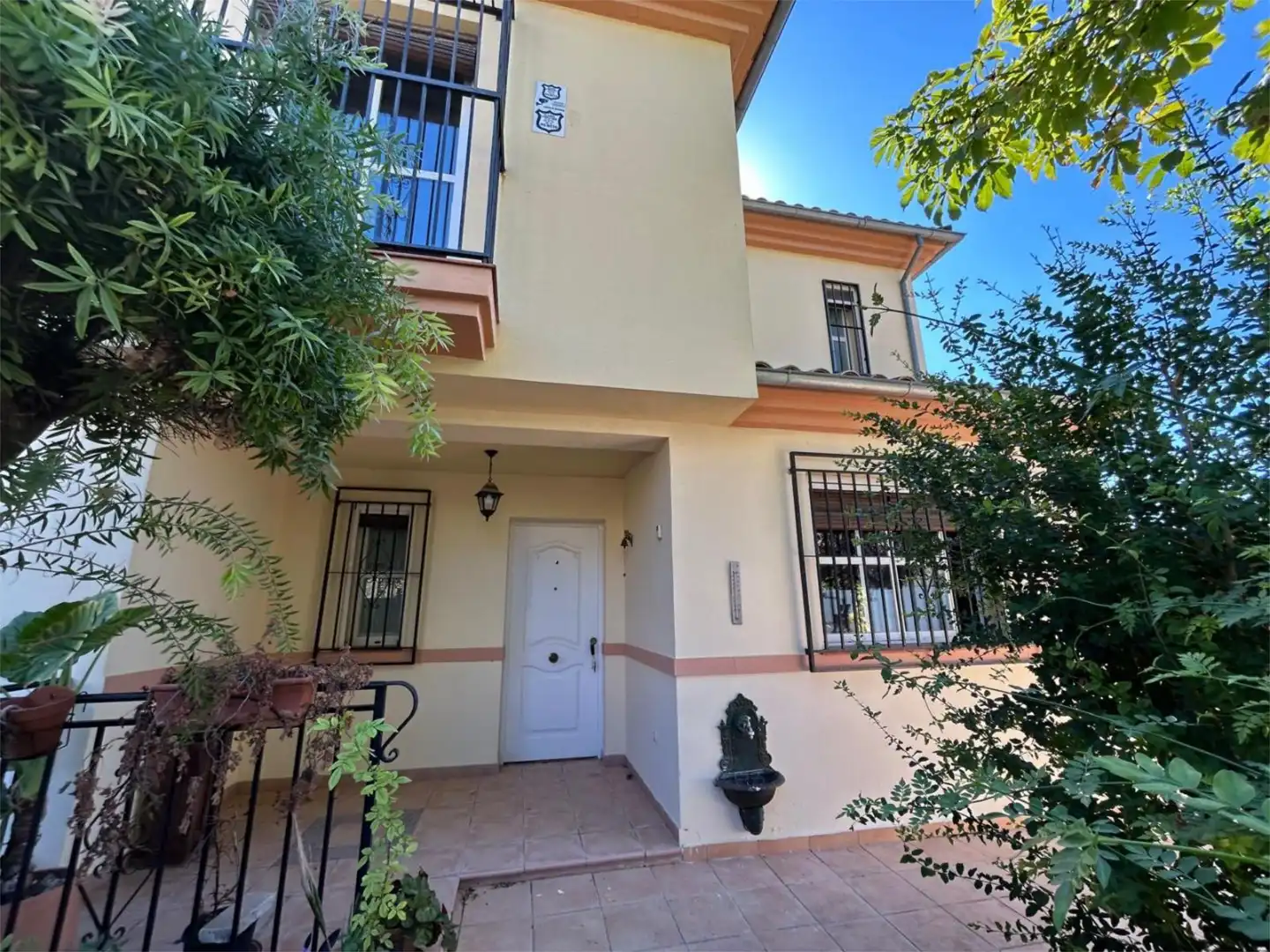 Vista exterior de Casa o chalet en venta en Albolote con Aire acondicionado, Terraza y Piscina