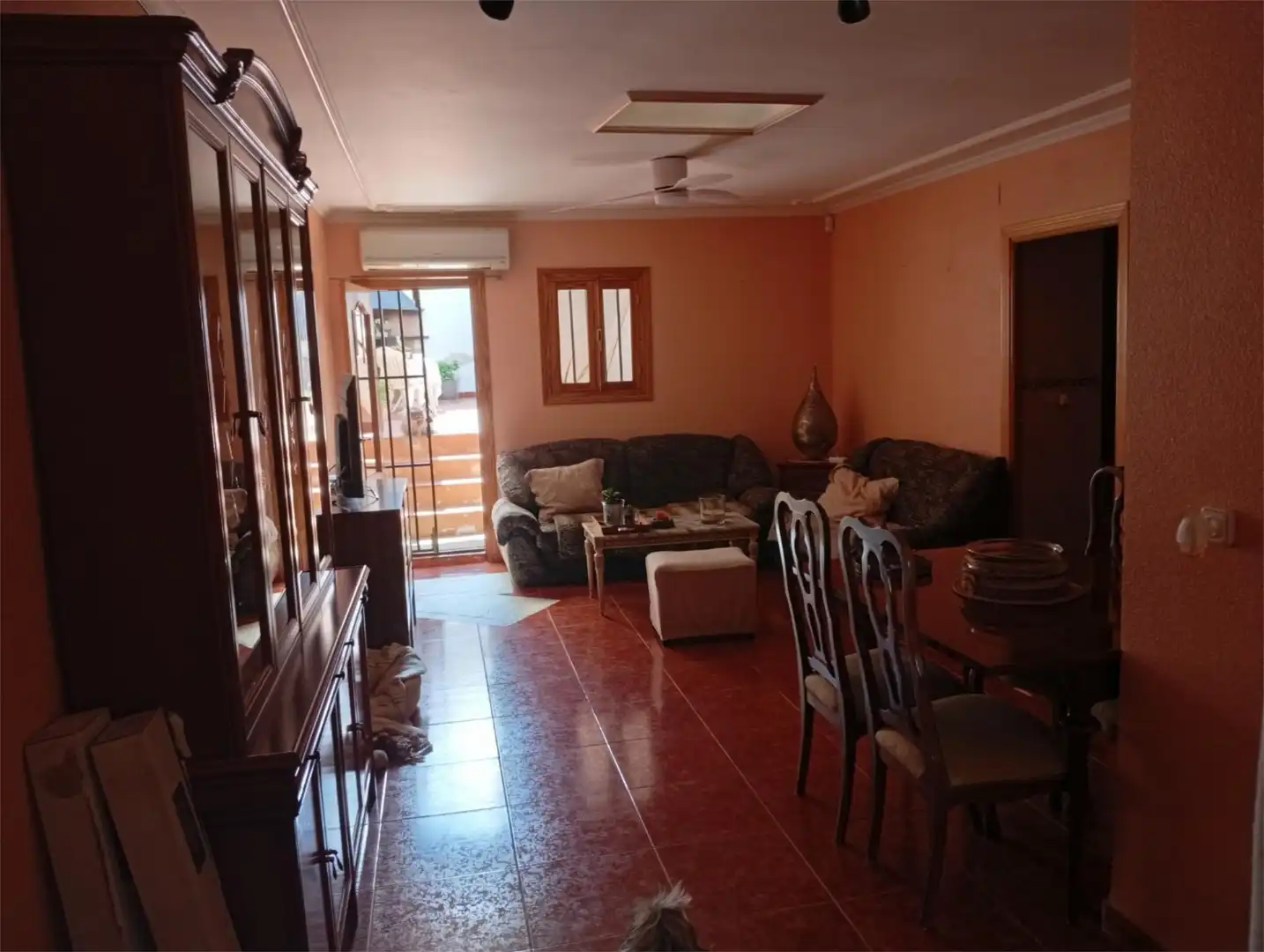 Sala d'estar de Casa adosada de lloguer en Moral de Calatrava amb Aire condicionat, Traster i Moblat