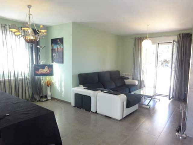 Casa adosada en Alquiler en Chiloeches