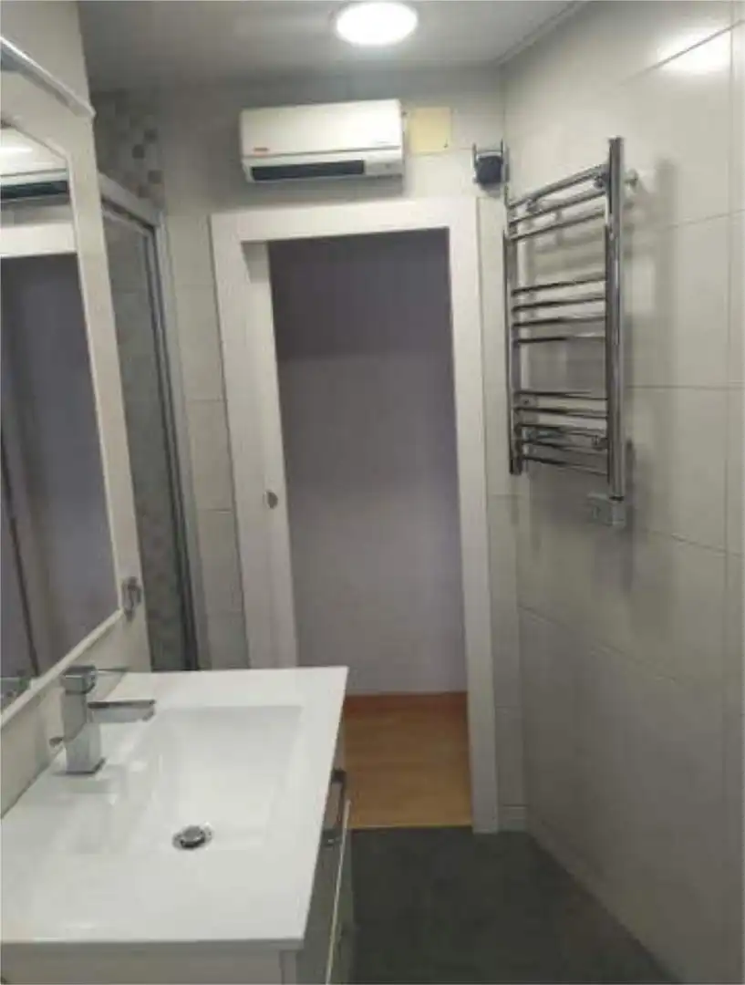 Bany de Pis en venda en Molins de Rei amb Calefacció