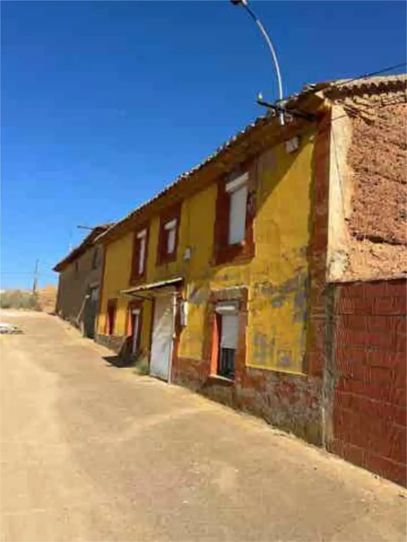 Houses for sale in Laguna de Negrillos