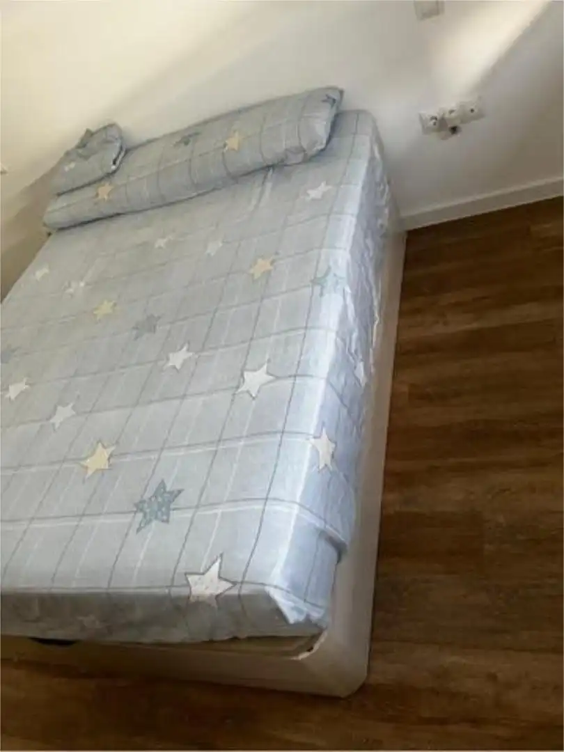 Bedroom of Flat for share in Azuqueca de Henares  with Terrace, Swimming Pool and Furnished