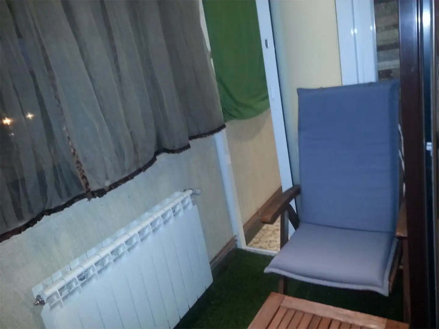 Habitació a Calle del Campo de Gomara, 4, Parque Alameda - Paula López Dúplex per a compartir en Valladolid amb Aire condicionat, Calefacció i Jardí privat