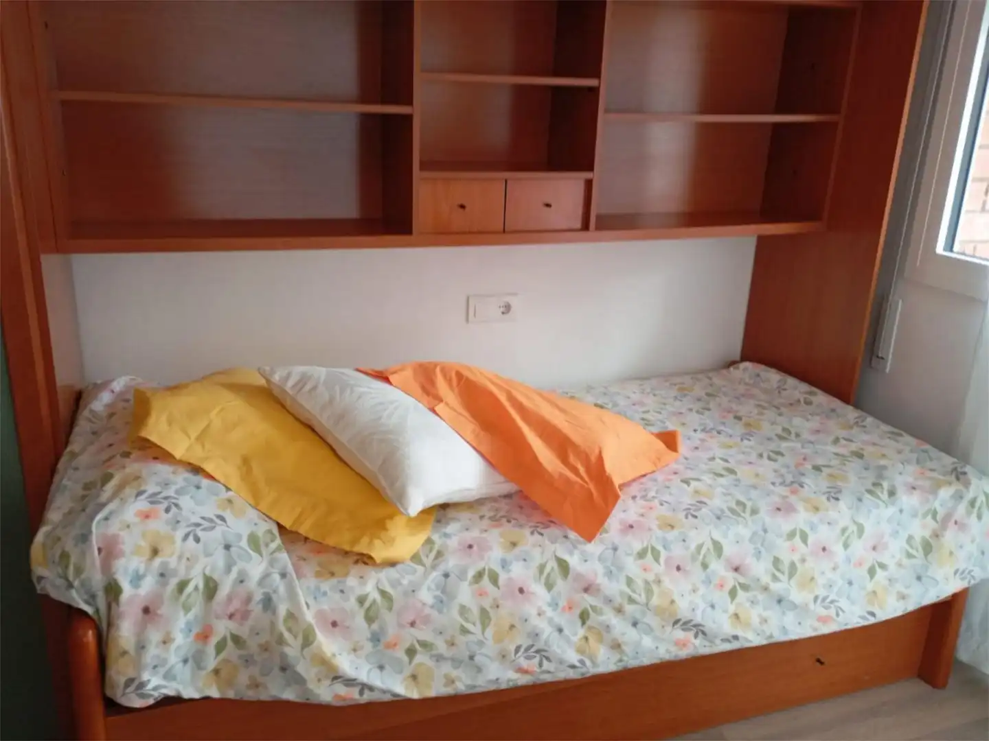 Habitació a Carrer de Comabruna, 8, Tàrrega Habitació a Carrer de Comabruna, 8, Tàrrega