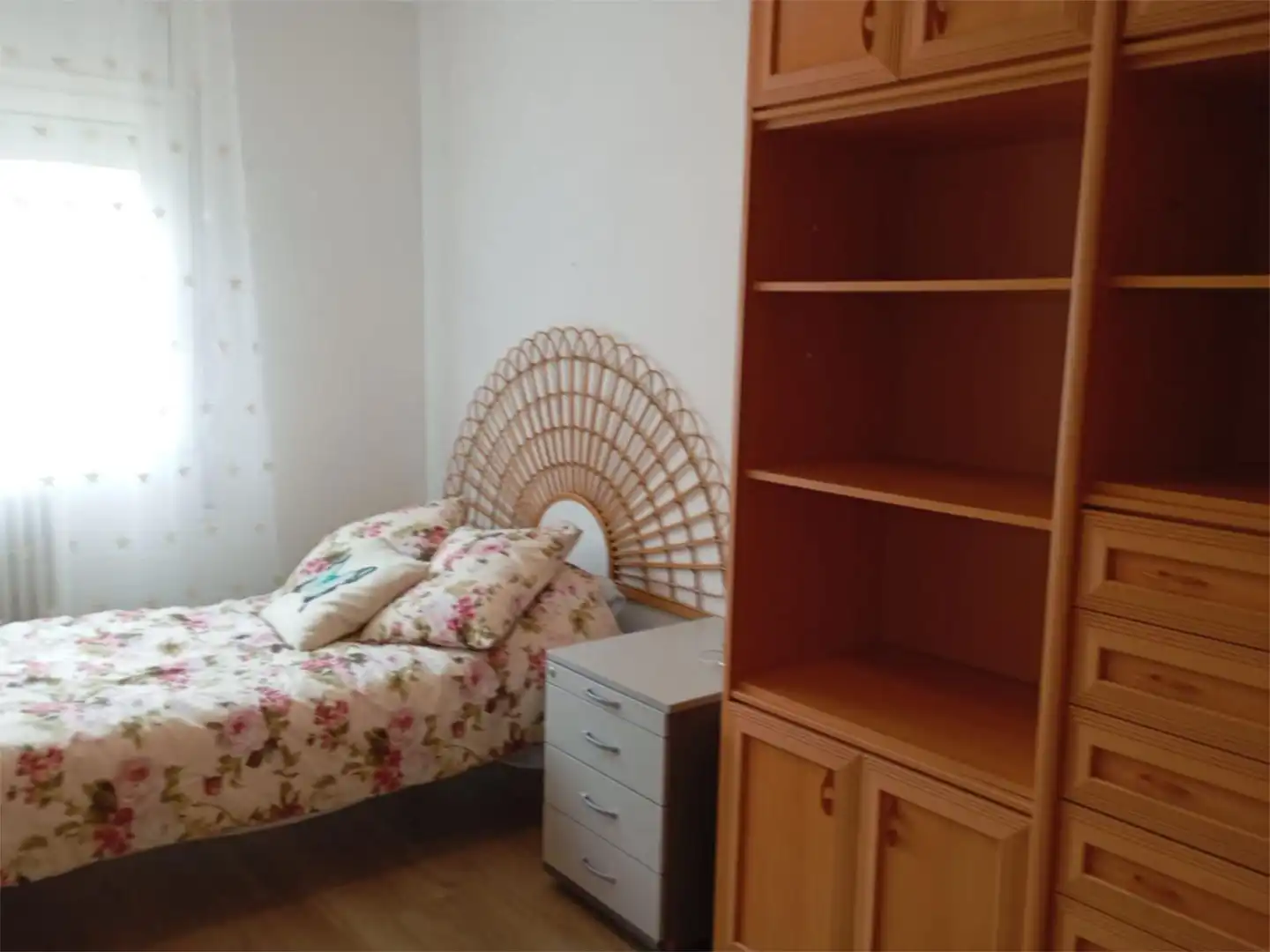 Habitació a Carrer de Comabruna, 8, Tàrrega Habitació a Carrer de Comabruna, 8, Tàrrega