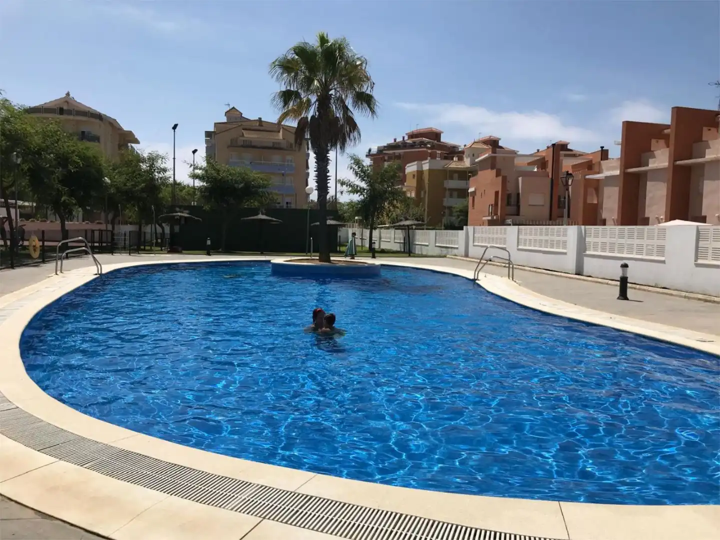Piscina de Piso de alquiler en La Antilla con Jardín privado, Terraza y Piscina