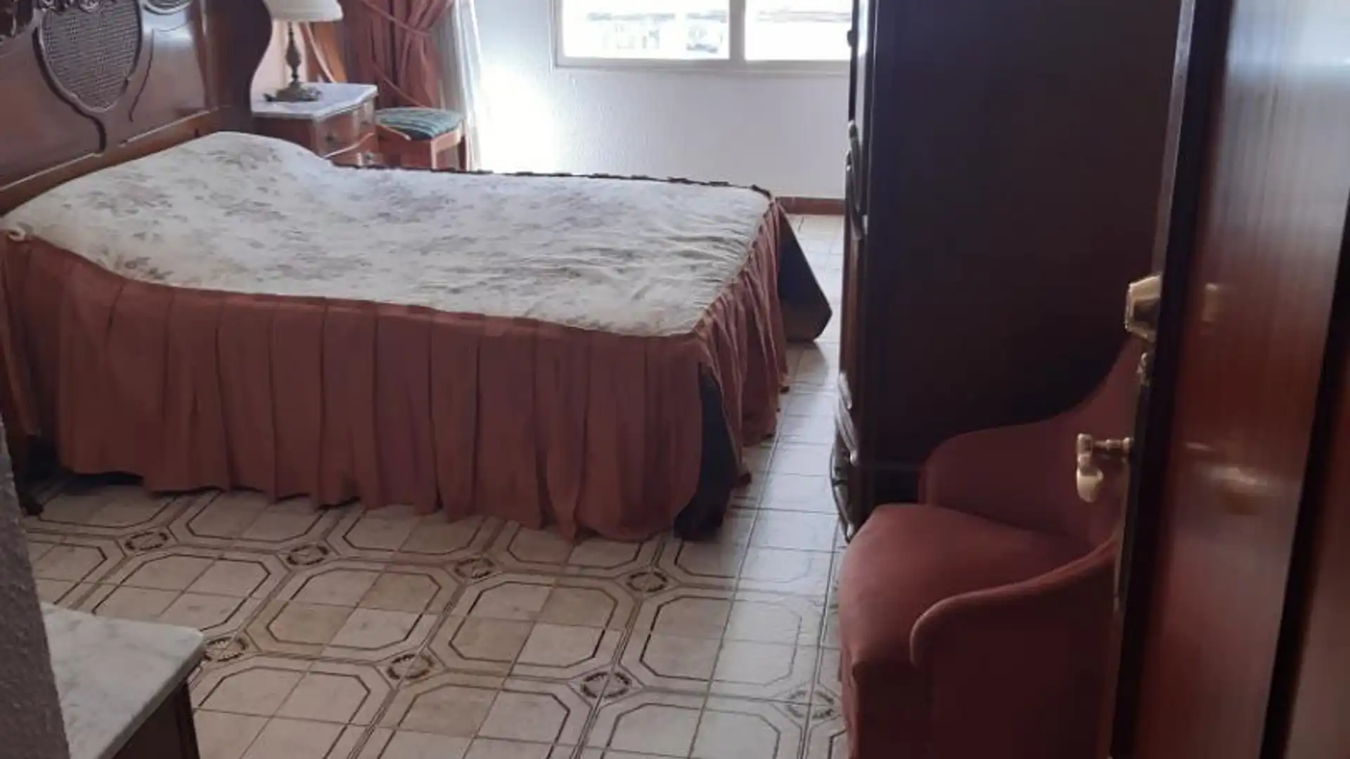 Habitación en Carrer de Llorca, 4, Nou Moles