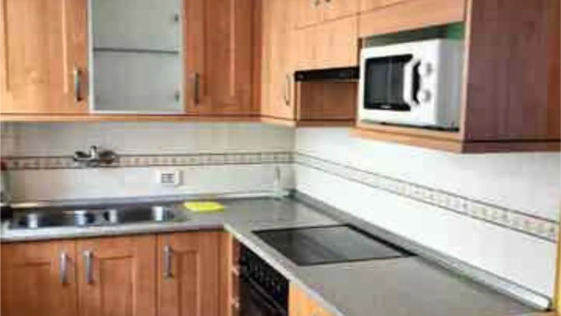 Cuina de Pis de lloguer en Las Palmas de Gran Canaria amb Terrassa i Moblat