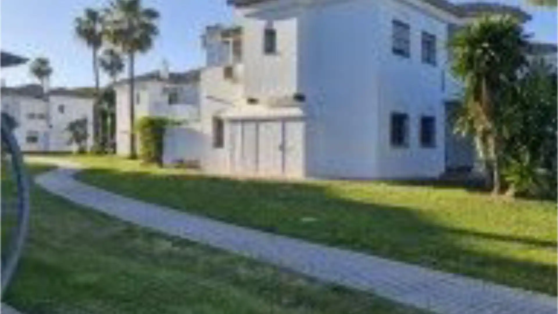 Vista exterior de Apartament de lloguer en Chiclana de la Frontera amb Aire condicionat, Parquet i Terrassa