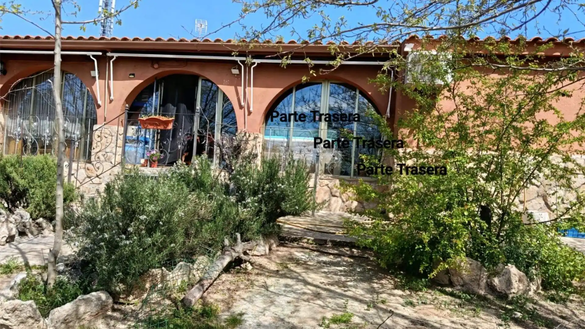 Vista exterior de Casa o xalet en venda en Barajas de Melo amb Aire condicionat
