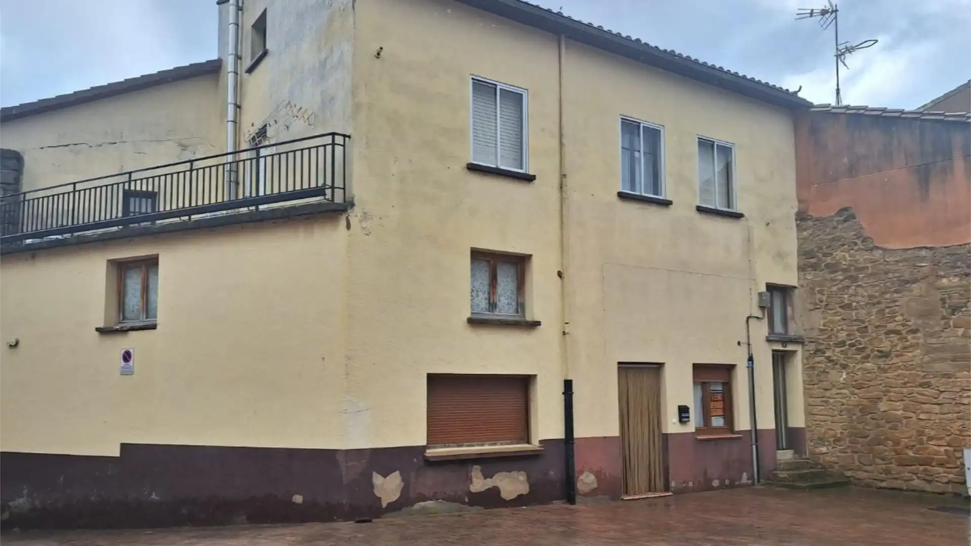 Exterior view of Single-family semi-detached for sale in Elvillar / Bilar  with Air Conditioner, Heating and Terrace