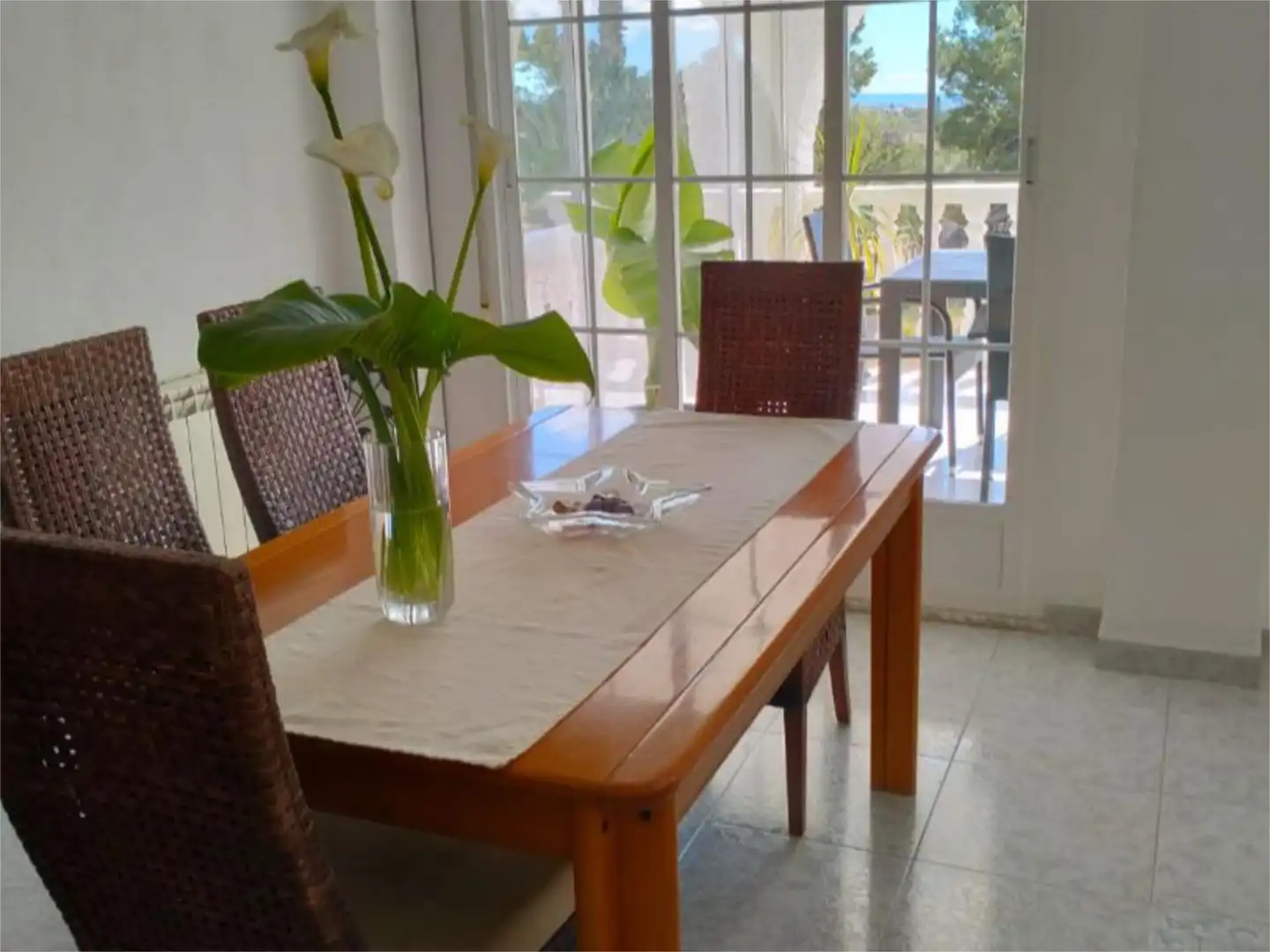 Casa o xalet en venda a Partida Peña Águilas, 104, Peña de las Águilas Menjador de Casa o xalet en venda en Elche / Elx amb Aire condicionat i Terrassa
