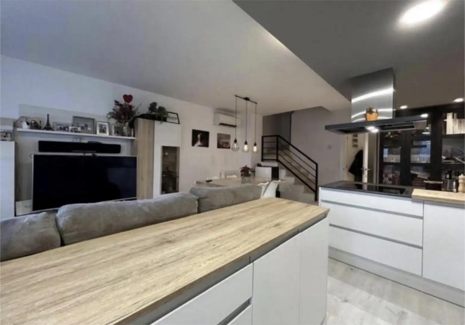 Detached homes for sale in Carrer de Manuel Carrasco i Formiguera, 37, Estadi - Santa Anna Kitchen of Detached homes for sale in Vic with Air Conditioner, Heating and Private garden