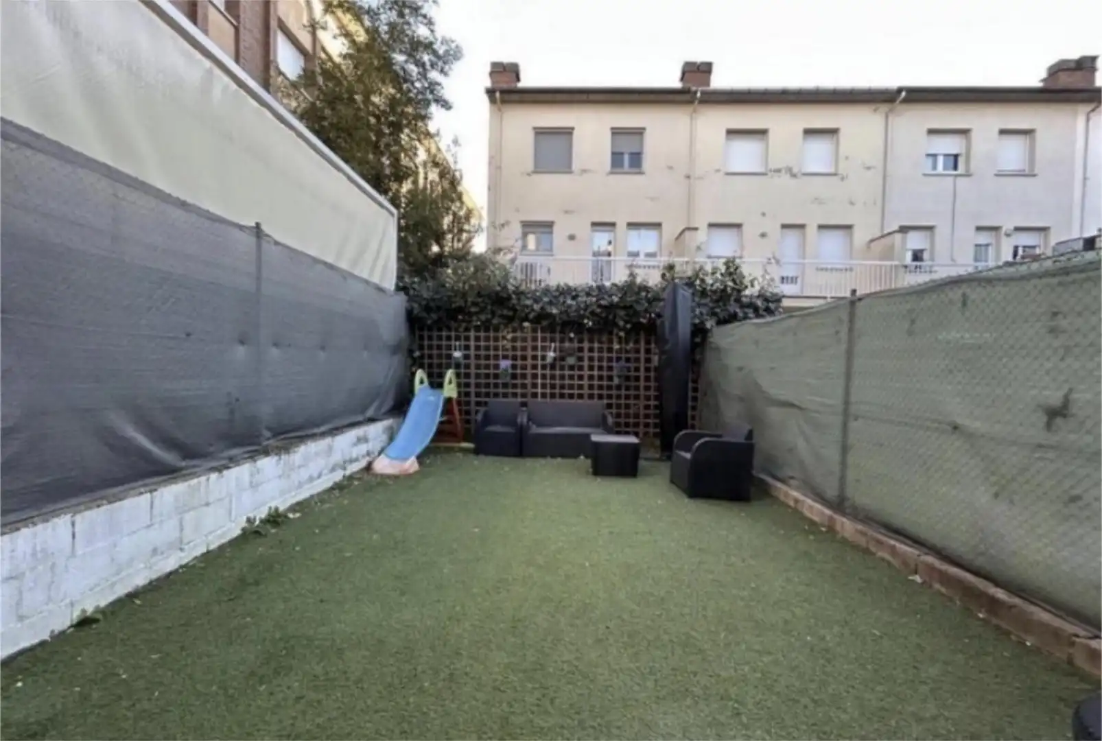 Detached homes for sale in Carrer de Manuel Carrasco i Formiguera, 37, Estadi - Santa Anna Terrace of Detached homes for sale in Vic with Air Conditioner, Heating and Private garden