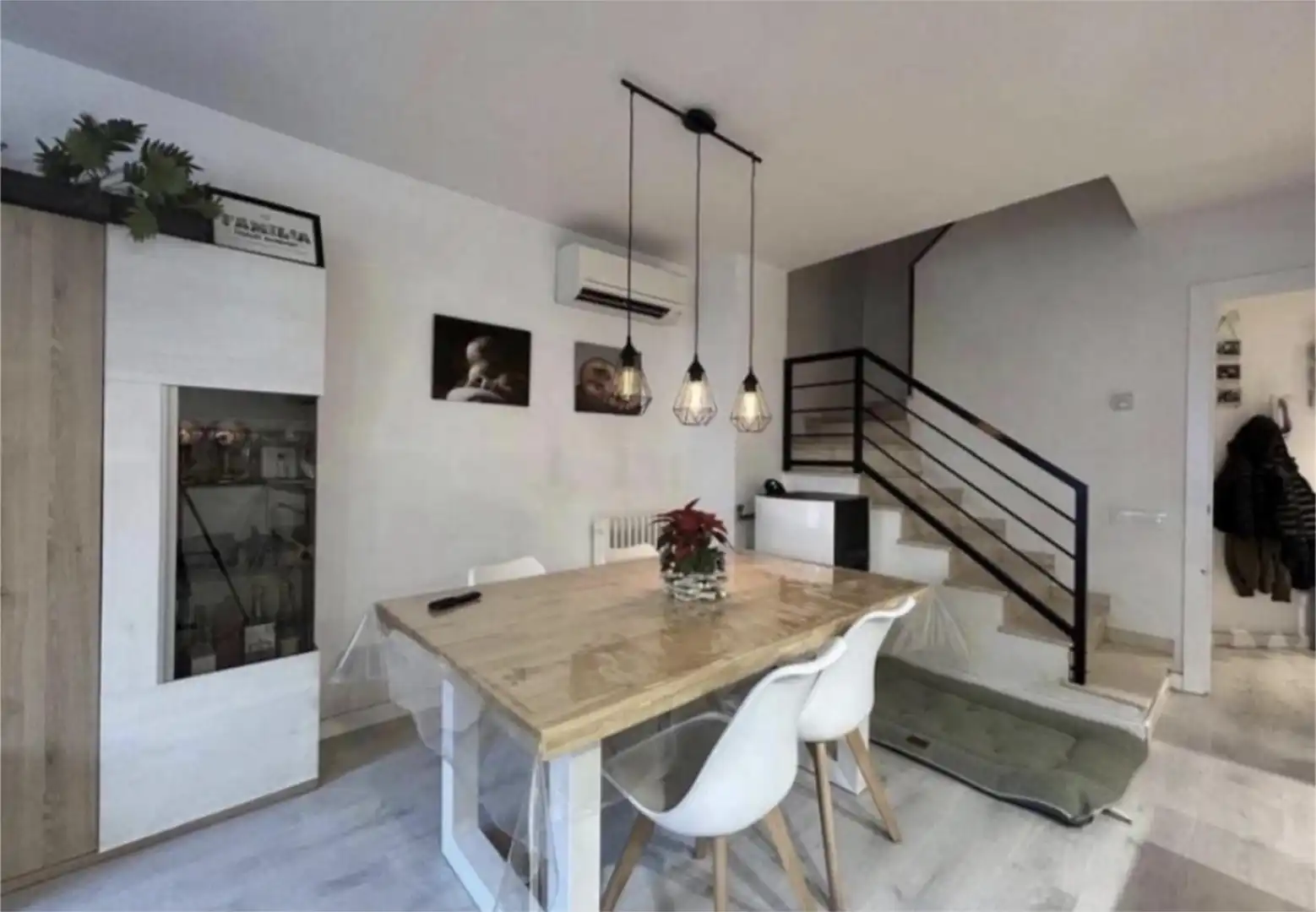 Detached homes for sale in Carrer de Manuel Carrasco i Formiguera, 37, Estadi - Santa Anna Dining room of Detached homes for sale in Vic with Air Conditioner, Heating and Private garden