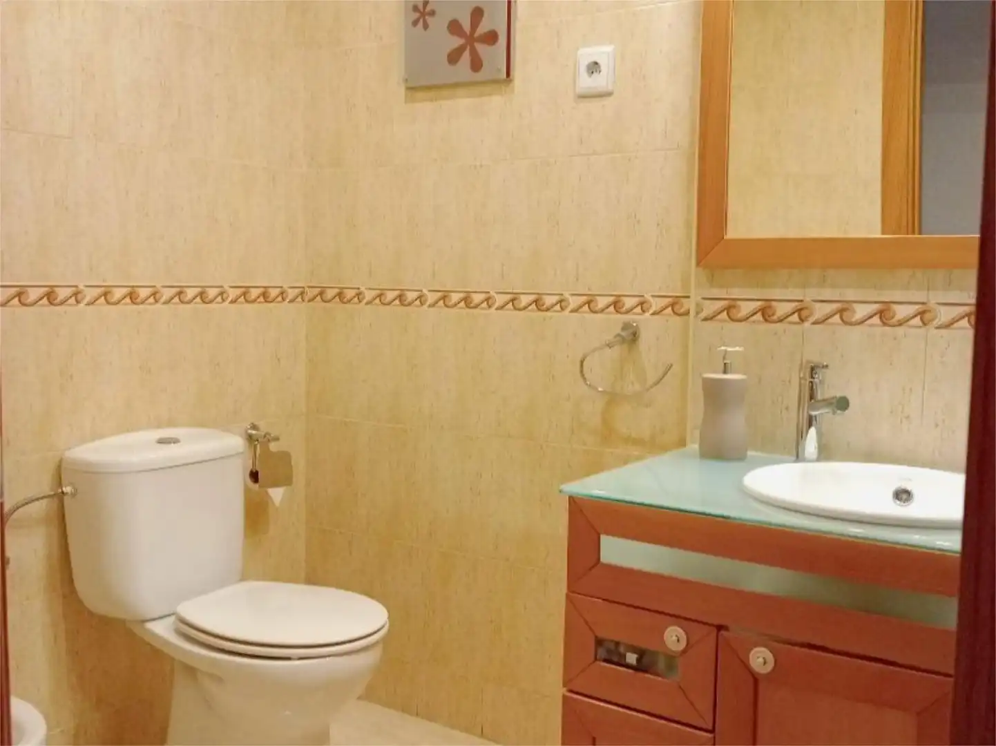 Flat for sale in Calle del Doctor Marañón, 4, Mejorada del Campo Bathroom of Flat for sale in Mejorada del Campo with Air Conditioner, Terrace and Swimming Pool