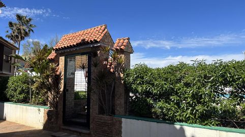 Foto 4 de Casa adosada en venda a Calle Los Vencejos, 16, Los Barrios, Cádiz