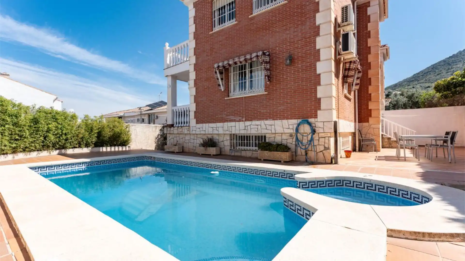 Houses for sale in Calle María Flors Sirera, 1, Manantiales - Lagar - Cortijo