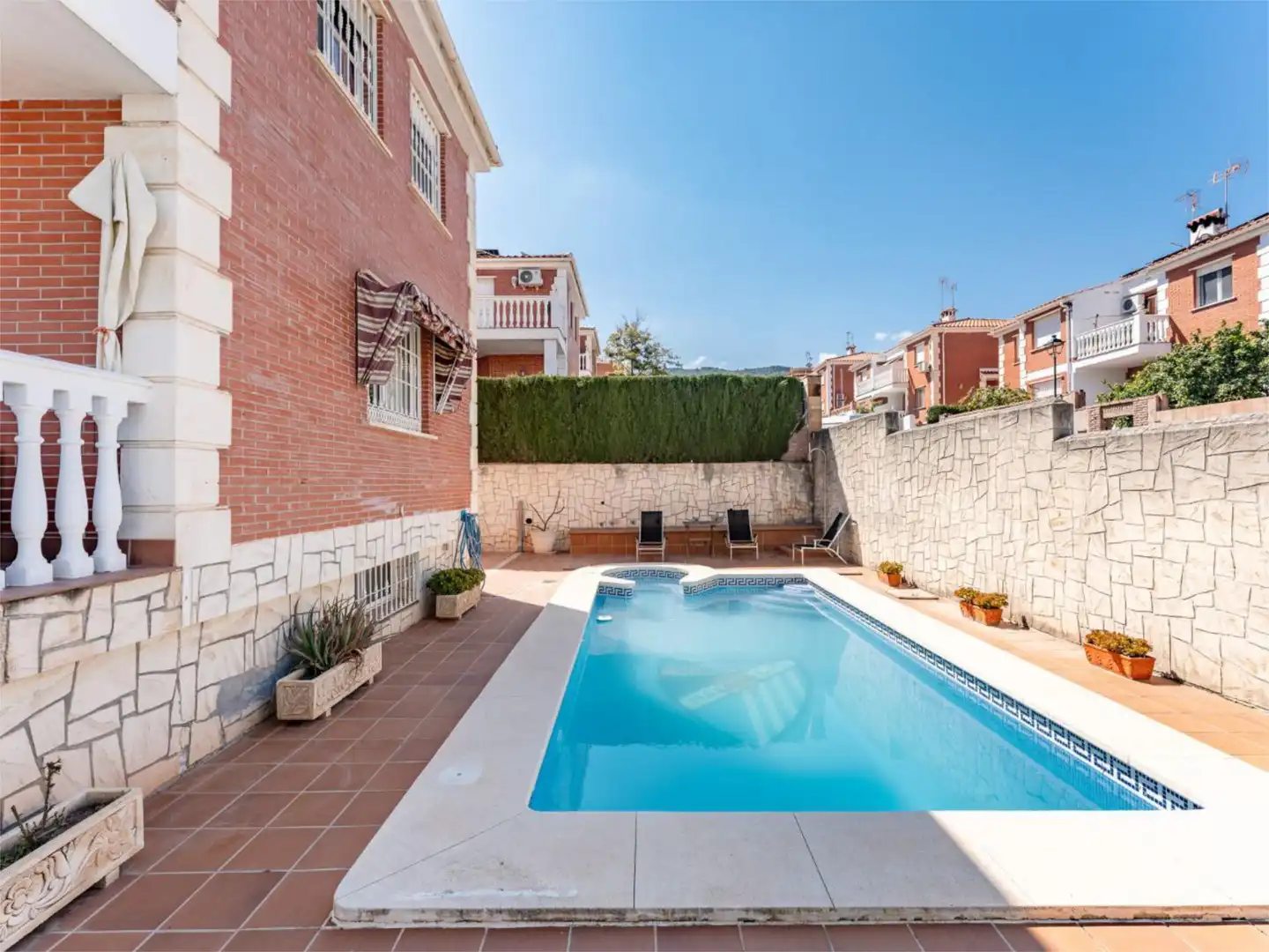 Casa o xalet en venda a Calle María Flors Sirera, 1, Manantiales - Lagar - Cortijo Piscina de Casa o xalet en venda en Alhaurín de la Torre amb Aire condicionat, Jardí privat i Terrassa