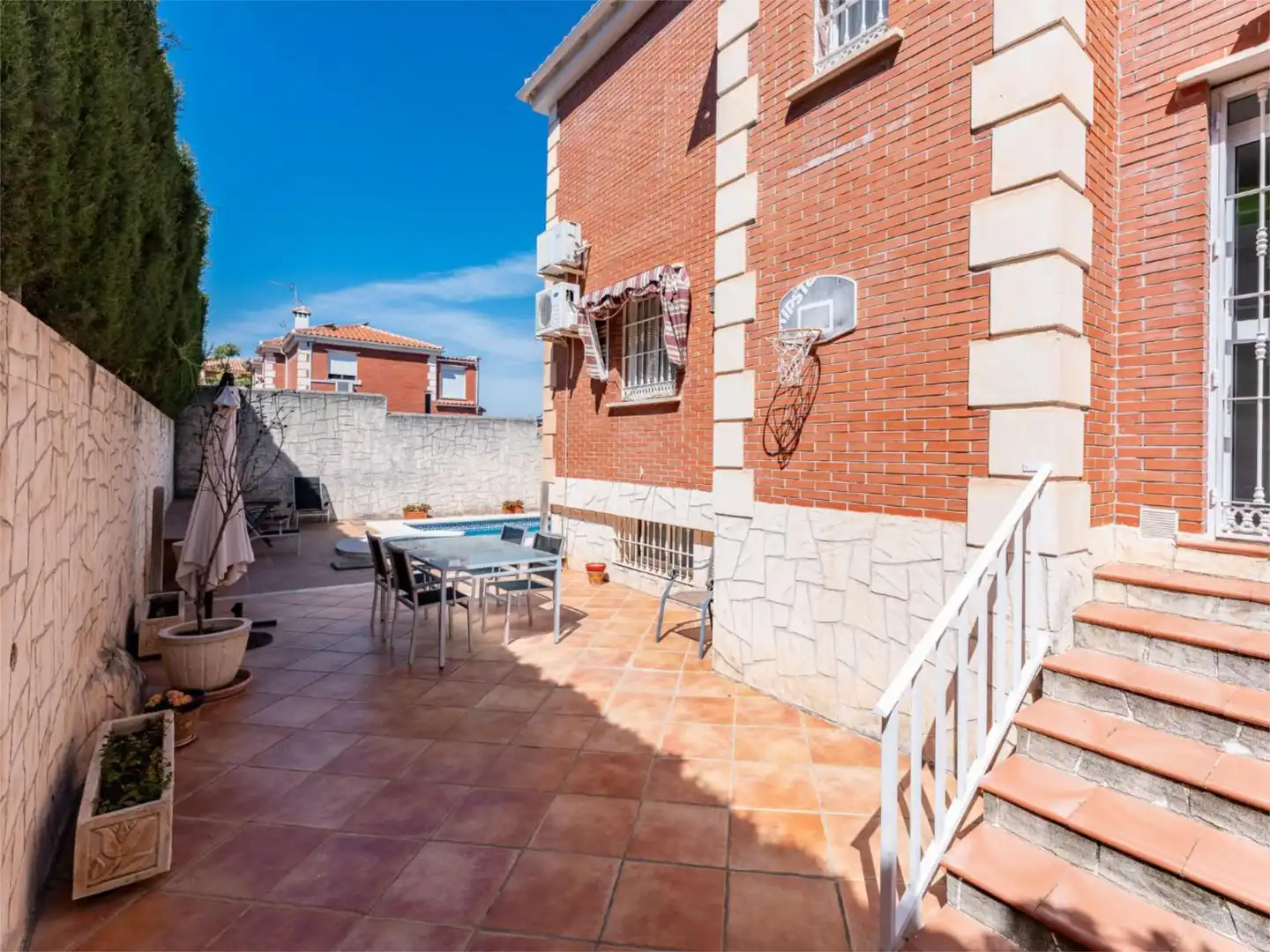 Casa o xalet en venda a Calle María Flors Sirera, 1, Manantiales - Lagar - Cortijo Terrassa de Casa o xalet en venda en Alhaurín de la Torre amb Aire condicionat, Jardí privat i Terrassa