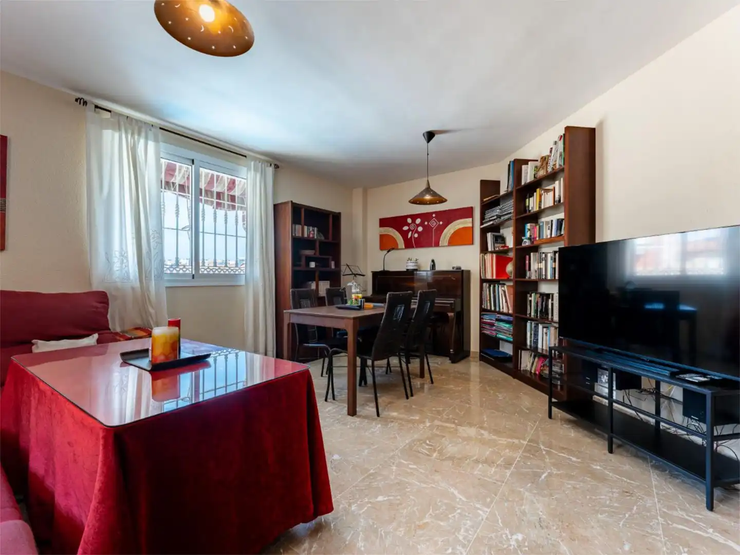 Casa o xalet en venda a Calle María Flors Sirera, 1, Manantiales - Lagar - Cortijo Menjador de Casa o xalet en venda en Alhaurín de la Torre amb Aire condicionat, Jardí privat i Terrassa